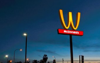 McDonald&rsquo;s уперше в історії змінив логотип на честь 8 Березня