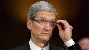 Apple урізала зарплату Тіму Куку