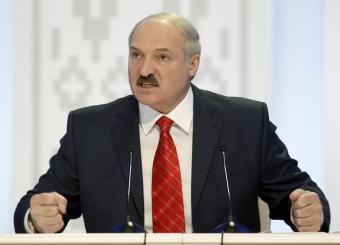 Лукашенко пригрозив замінити російську нафту іранською