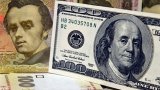 Гривня на міжбанку стабільна, проте НБУ скуповує валюту