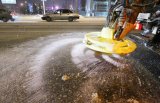 В Укравтодоре рассказали, сколько соли высыпали на дороги