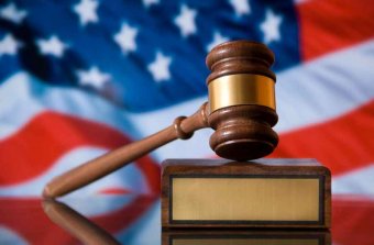 У США суд заблокував рішення Трампа про депортацію неповнолітніх мігрантів