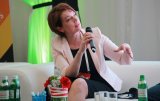 Министр образования получила 40 000 гривен матпомощи