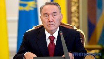 Назарбаєв сказав, коли казахську мову переведуть на латиницю