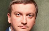 Петренко почав виправдовуватись за мільйонні премії своїм підлеглим