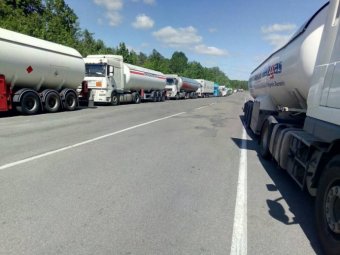 На кордоні виникли проблеми з розмитненням бензину &mdash; ЗМІ