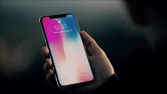 Apple вдвічі скоротить постачання iPhone X через проблеми з екранами