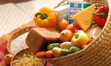 Експерти порівняли продуктовий кошик українців з сусідами