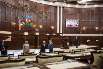 Президент в Баку провел встречу со Спикером Милли Меджлиса Азербайджана