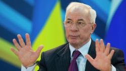 В.Янукович принял отставку Н.Азарова