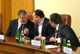 Менеджер Коломойского требует снять его с розыска