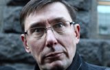 Луценко напав із сокирою на активістів, які пікетують його будинок