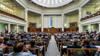 Шокуючі цифри та махінації: куди вивозять вкрадені в українців мільярди (МАПА)
