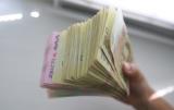 Борців з корупцією звинуватили в пузатих зарплатах