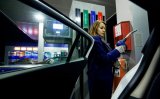ОККО и WOG снизили цены на 50 копеек за литр