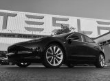 Джон Томпсон: "Tesla находится на грани банкротства"