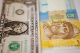 Гривня резко упала на открытии межбанка, НБУ объявил аукцион