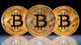 Біткоін упав нижче 9 тисяч доларів