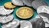 Криптовалюты растут: биткоин держится ниже 10 тысяч долларов