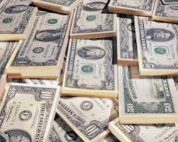 НБУ зобов&rsquo;язав банки продавати 50% власних надходжень в валюті